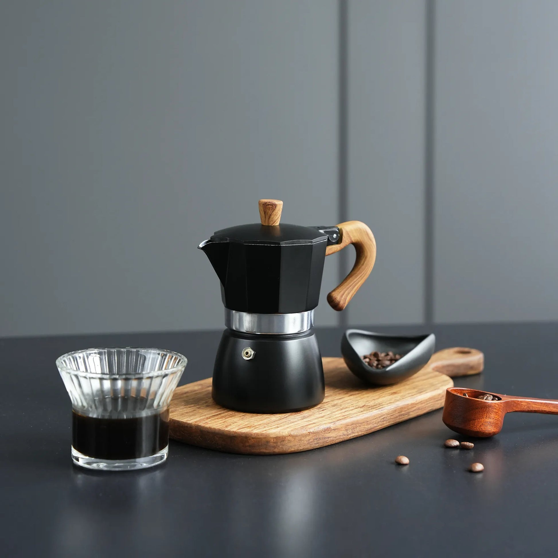 Black_Moka_Coffee_Pot_With_Wooden_Handle