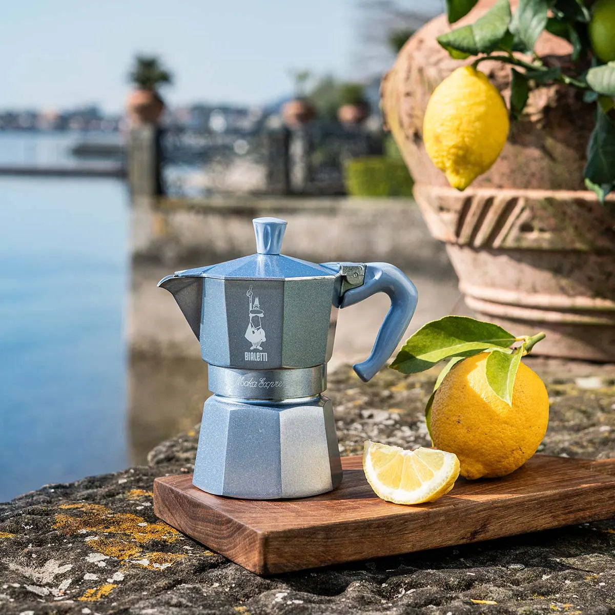 Bialetti Moka Express Wave Blue with Espresso Cups Gift Set